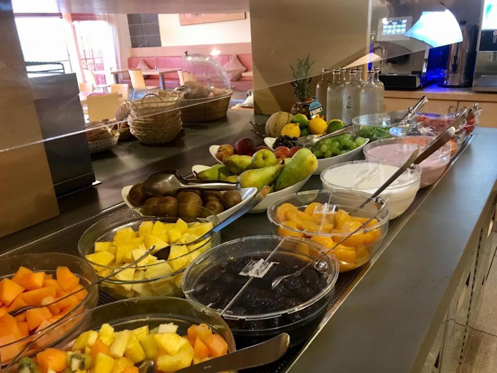 Garda Sporting Club Hotel Riva del Garda Kültér fotó