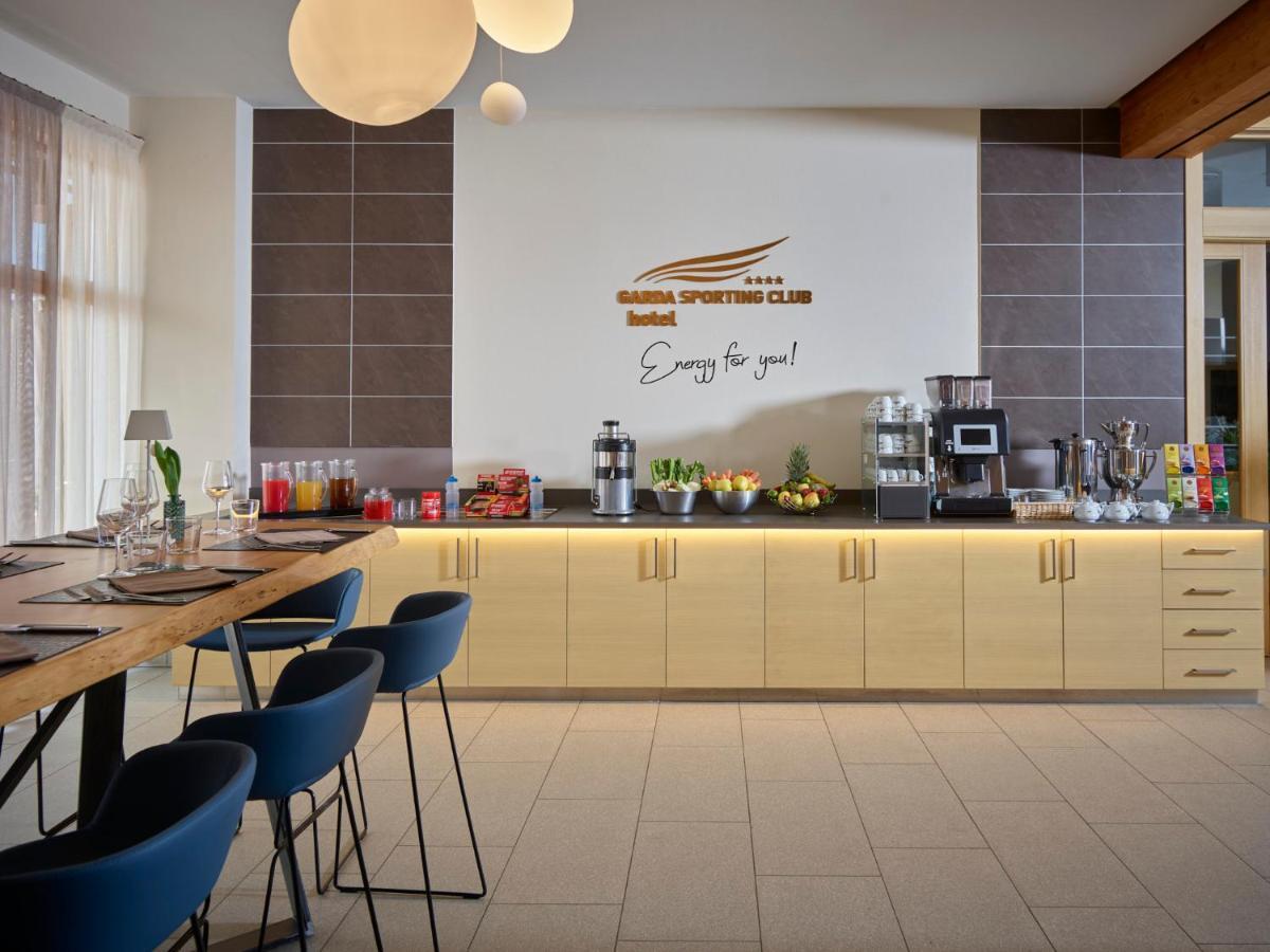Garda Sporting Club Hotel Riva del Garda Kültér fotó