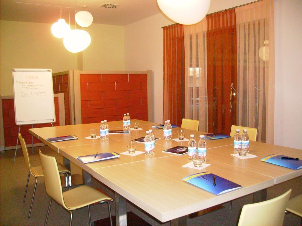 Garda Sporting Club Hotel Riva del Garda Kültér fotó
